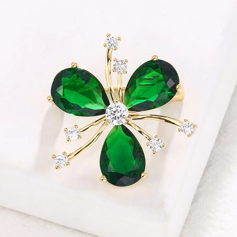 روفو Flower Brooch